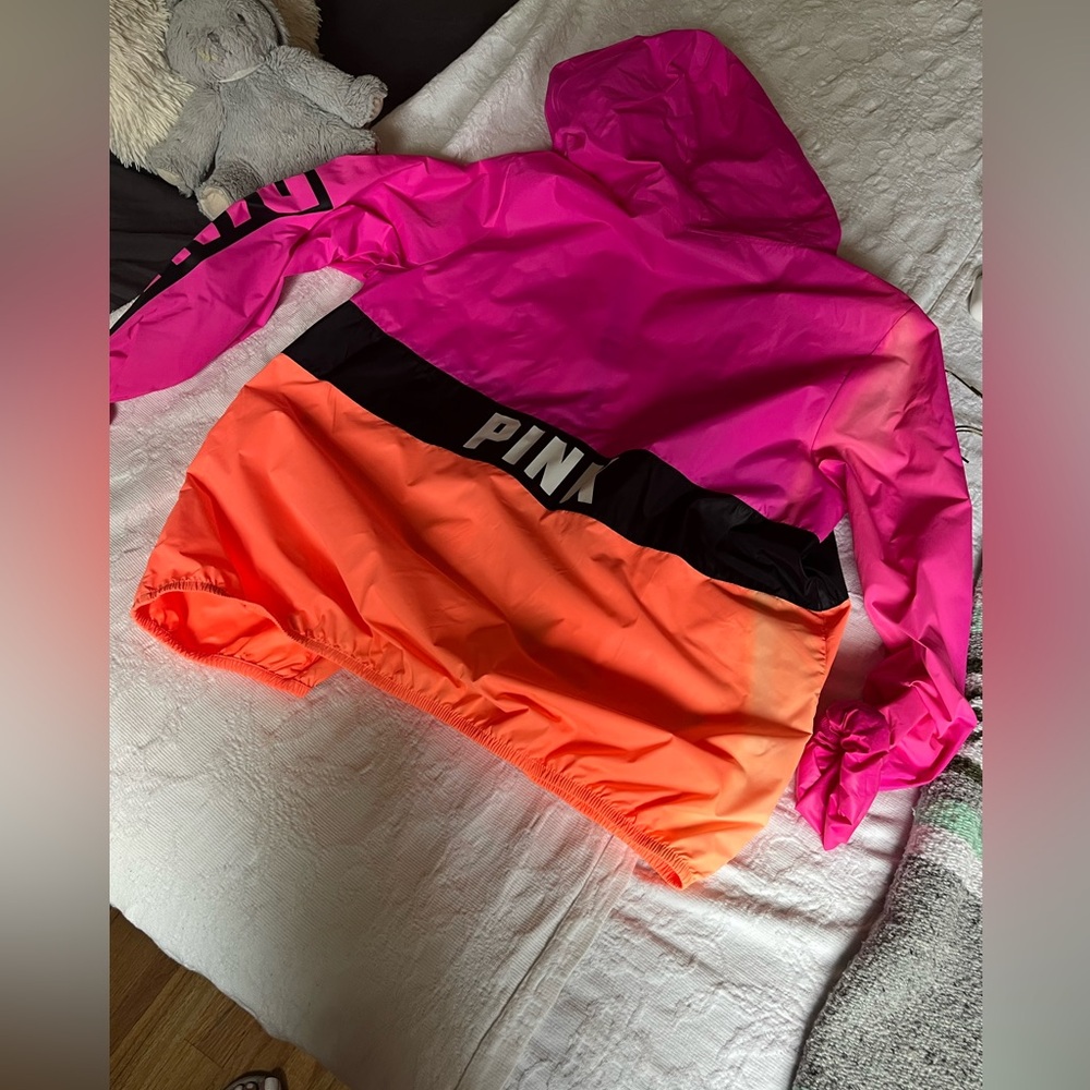 Pink windbreaker - Picture 2 of 7